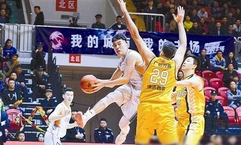 kaiyun sports app-包含战术巧妙：北京队利用快攻和外围投篮实现反超！的词条